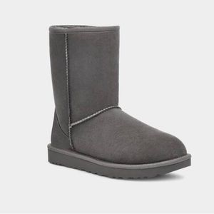 UGG Women’s Classic Short II Boot - Grey - Size 7
